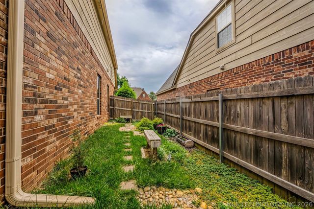 3900 W Vicksburg Street, Broken Arrow, OK 74011