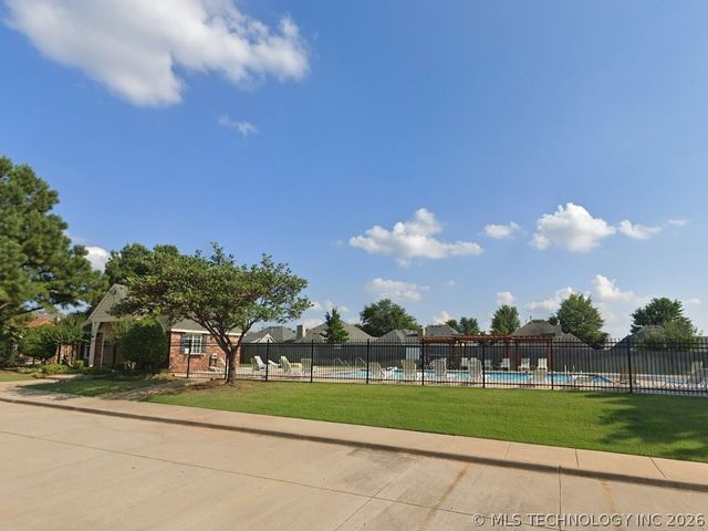 3900 W Vicksburg Street, Broken Arrow, OK 74011
