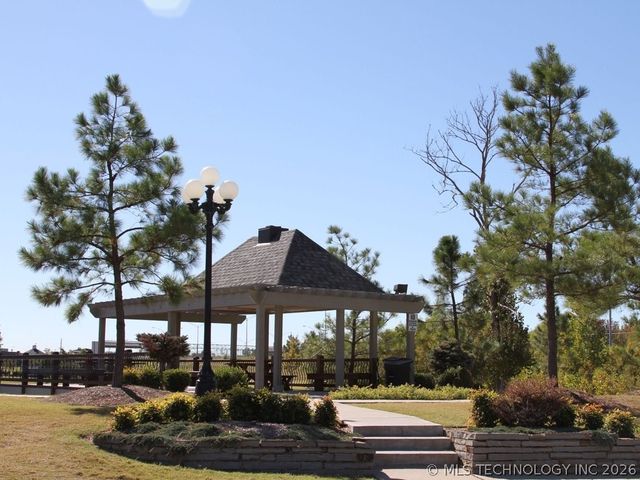 3900 W Vicksburg Street, Broken Arrow, OK 74011