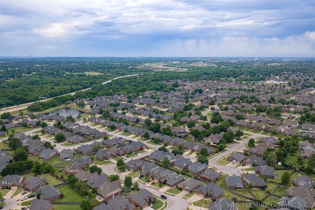 3900 W Vicksburg Street, Broken Arrow, OK 74011
