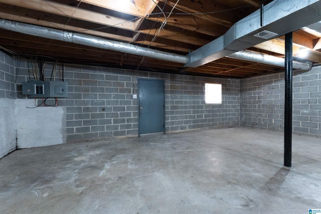 1528 CAROL CIRCLE, Midfield, AL 35228