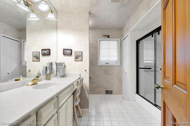 13741 Chestnut Street, Southgate, MI 48195