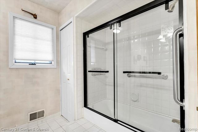 13741 Chestnut Street, Southgate, MI 48195