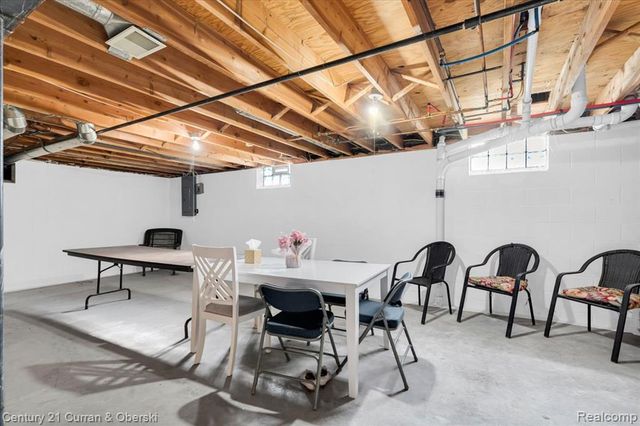 13741 Chestnut Street, Southgate, MI 48195