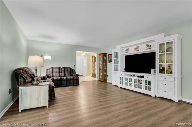 13741 Chestnut Street, Southgate, MI 48195