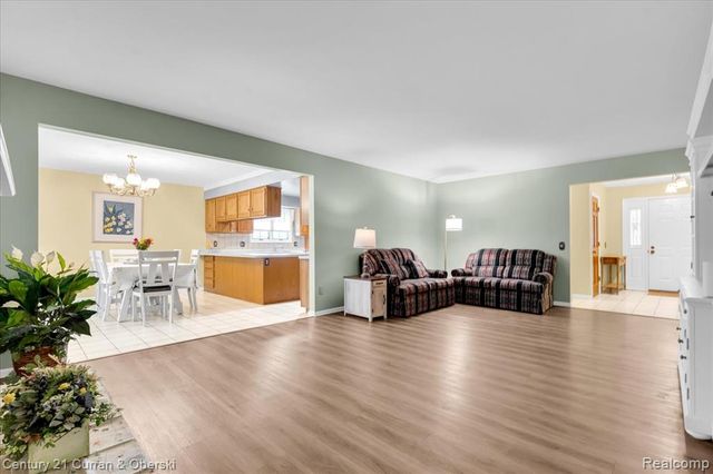 13741 Chestnut Street, Southgate, MI 48195