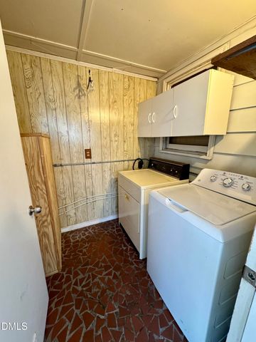 902 E Joyner Street, Clayton, NC 27520