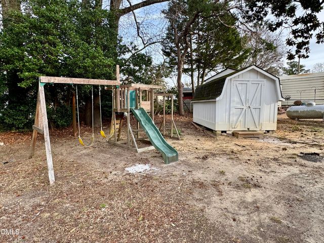 902 E Joyner Street, Clayton, NC 27520