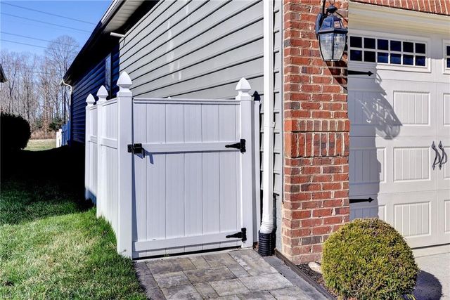 4381 Harrington CMNS, Williamsburg, VA 23188