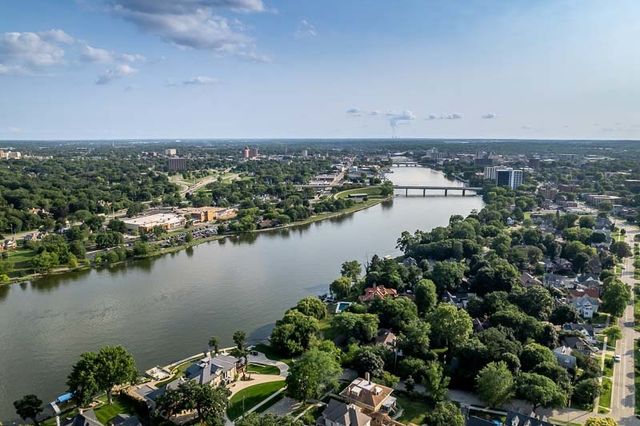 1308 HARLEM Boulevard, Rockford, IL 61103