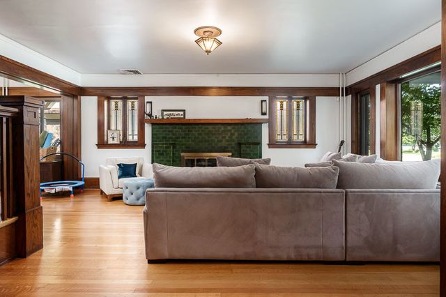 1308 HARLEM Boulevard, Rockford, IL 61103