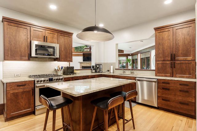 1308 HARLEM Boulevard, Rockford, IL 61103