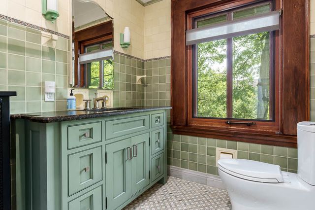 1308 HARLEM Boulevard, Rockford, IL 61103