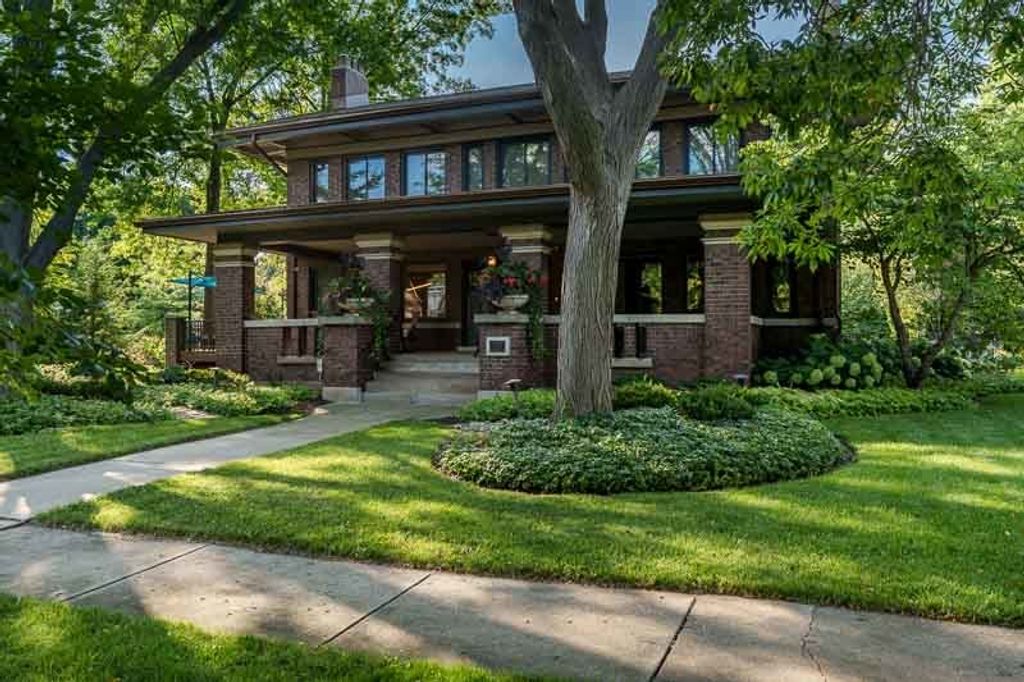 1308 HARLEM Boulevard, Rockford, IL 61103