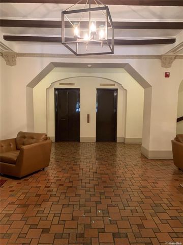 310 Riverside Boulevard 2K, Long Beach, NY 11561