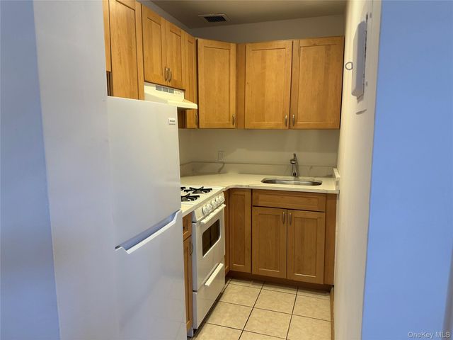310 Riverside Boulevard 2K, Long Beach, NY 11561