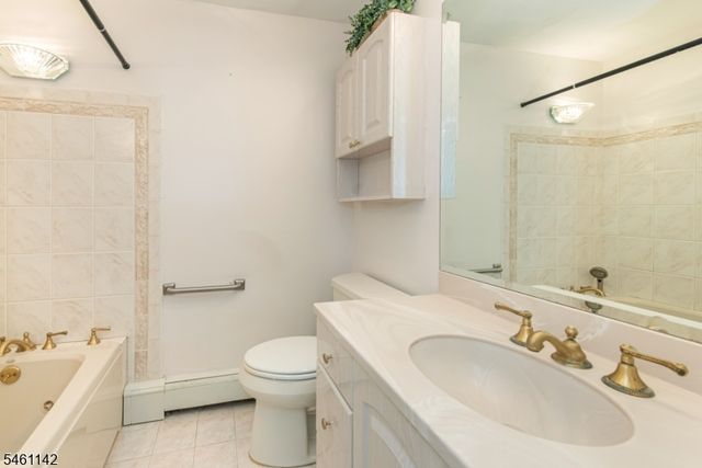 492 Blue Hill Ter, Franklin Lakes Boro, NJ 07417