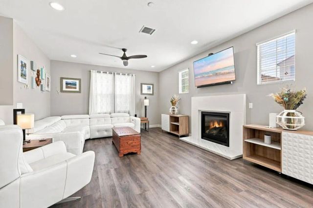 4318 Pacifica Way 2, Oceanside, CA 92056