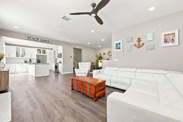 4318 Pacifica Way 2, Oceanside, CA 92056