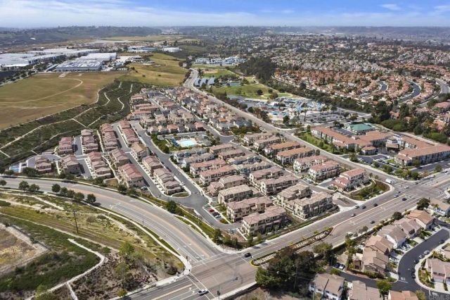 4318 Pacifica Way 2, Oceanside, CA 92056
