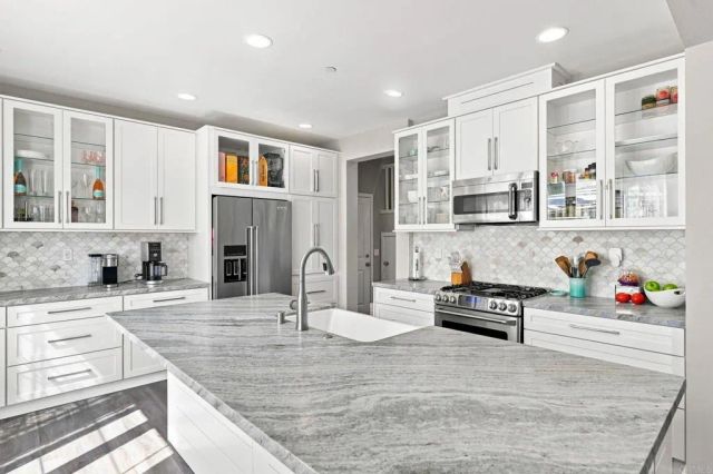 4318 Pacifica Way 2, Oceanside, CA 92056