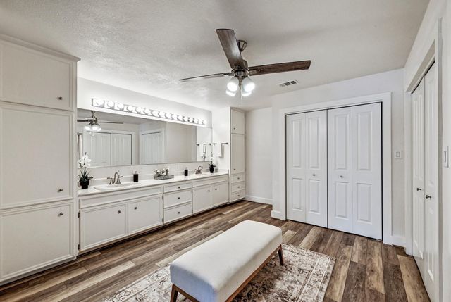 4690 River Oaks DR, Kingsland, TX 78639