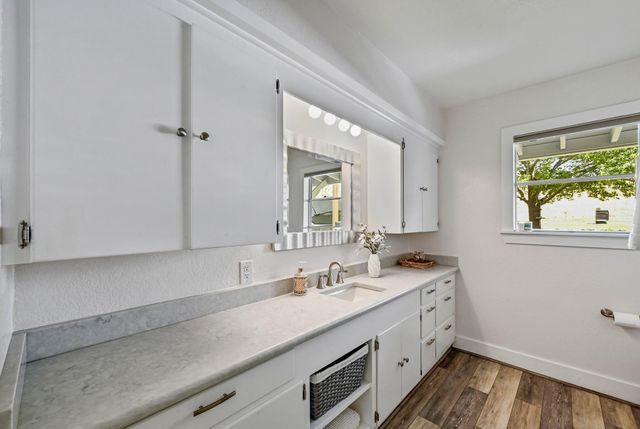 4690 River Oaks DR, Kingsland, TX 78639