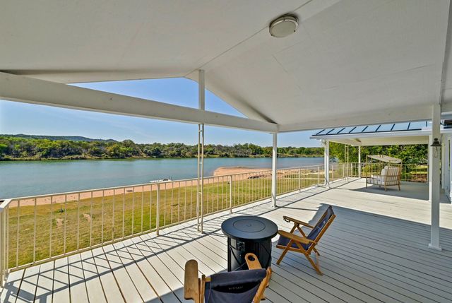 4690 River Oaks DR, Kingsland, TX 78639