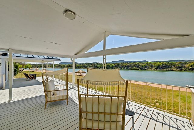 4690 River Oaks DR, Kingsland, TX 78639