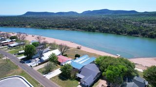 4690 River Oaks DR, Kingsland, TX 78639