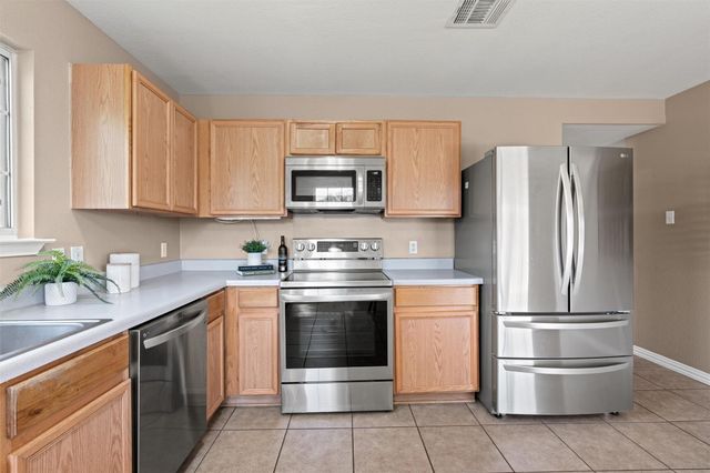 1527 Apollo CIR, Round Rock, TX 78664