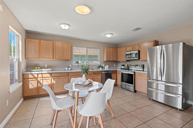 1527 Apollo CIR, Round Rock, TX 78664