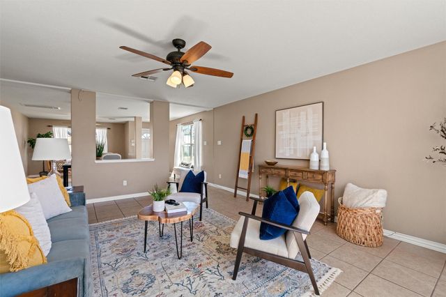 1527 Apollo CIR, Round Rock, TX 78664