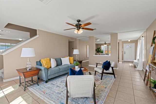 1527 Apollo CIR, Round Rock, TX 78664