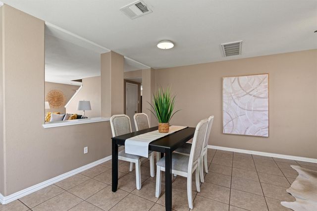 1527 Apollo CIR, Round Rock, TX 78664