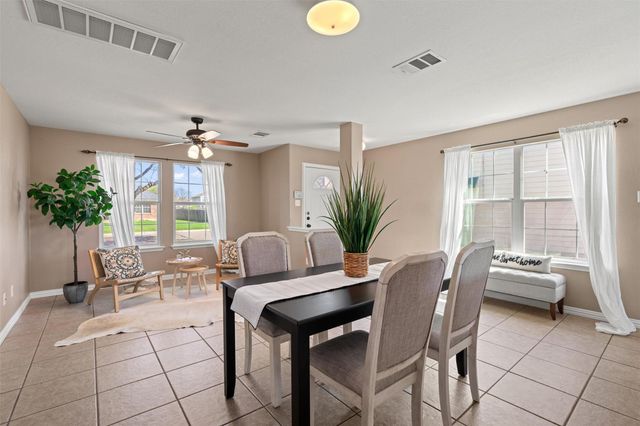 1527 Apollo CIR, Round Rock, TX 78664