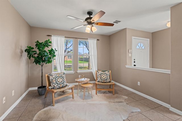 1527 Apollo CIR, Round Rock, TX 78664