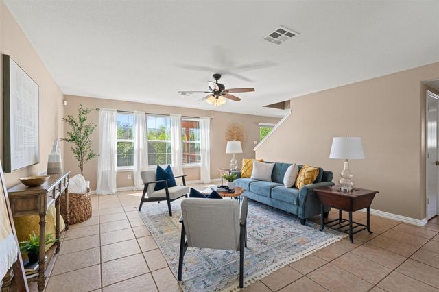 1527 Apollo CIR, Round Rock, TX 78664