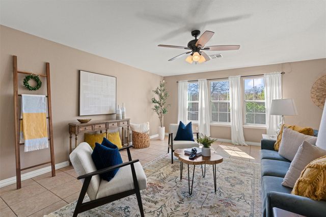 1527 Apollo CIR, Round Rock, TX 78664