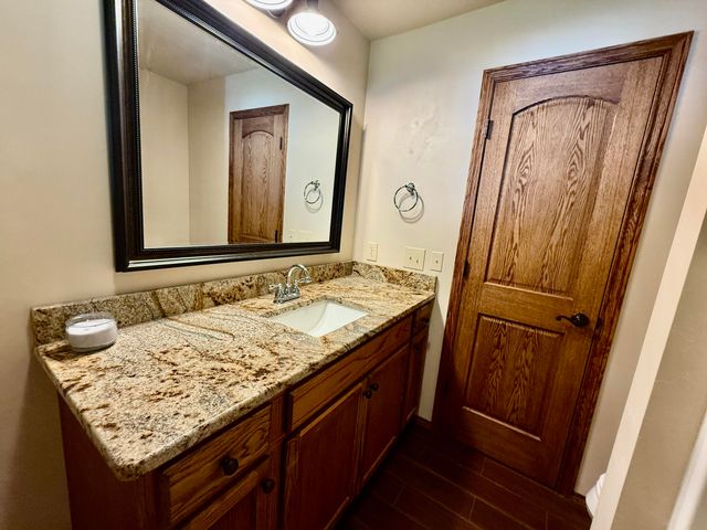 25604 S 608 Road, Grove, OK 74344