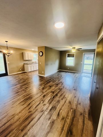 155 Dorothy Ln, Hartsville, TN 37074