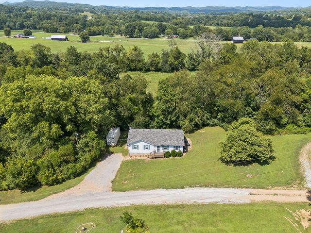 155 Dorothy Ln, Hartsville, TN 37074