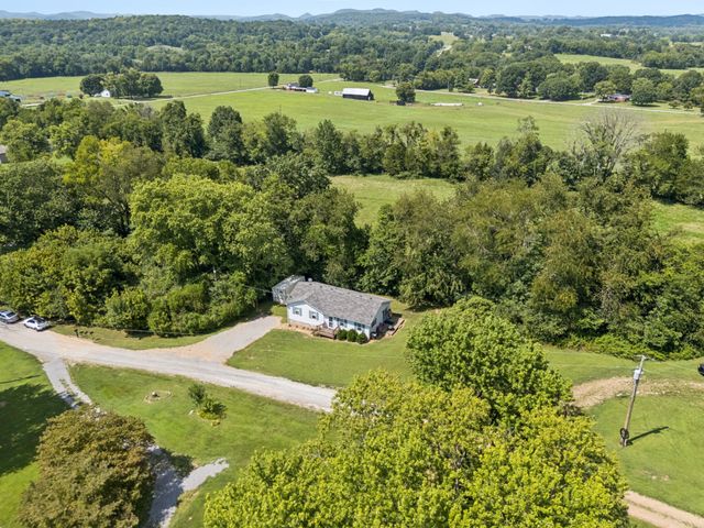 155 Dorothy Ln, Hartsville, TN 37074