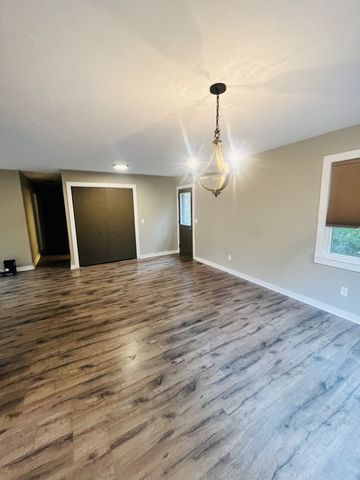 155 Dorothy Ln, Hartsville, TN 37074