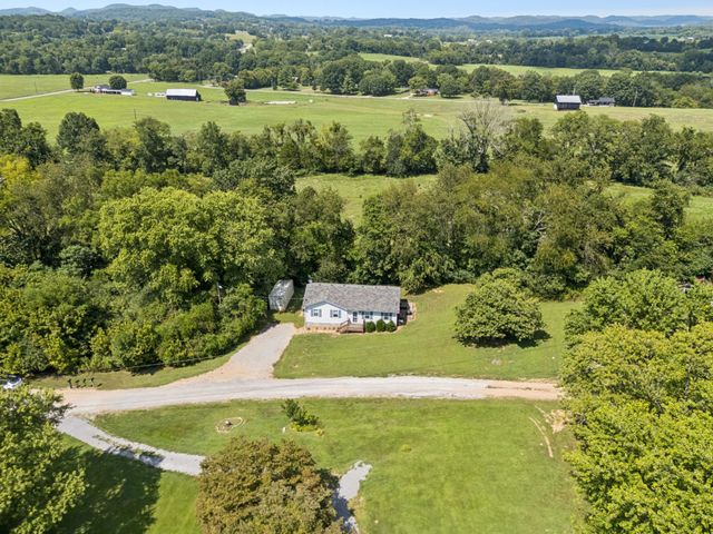 155 Dorothy Ln, Hartsville, TN 37074