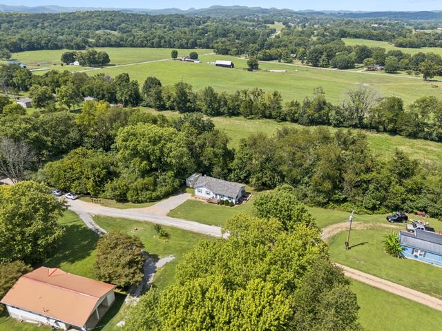 155 Dorothy Ln, Hartsville, TN 37074