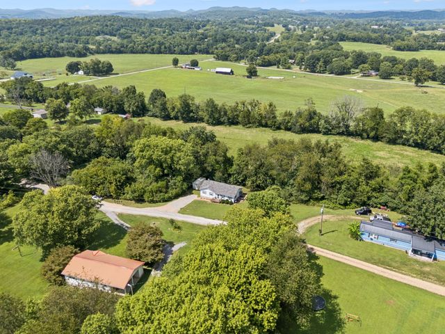 155 Dorothy Ln, Hartsville, TN 37074