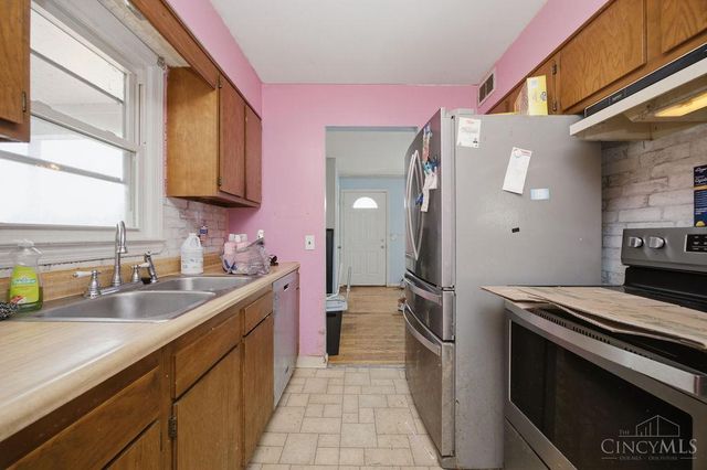 588 Valleyview Drive, Hamilton, OH 45013