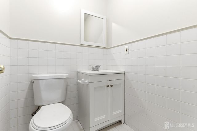 194 Bexley Lane, Piscataway, NJ 08854