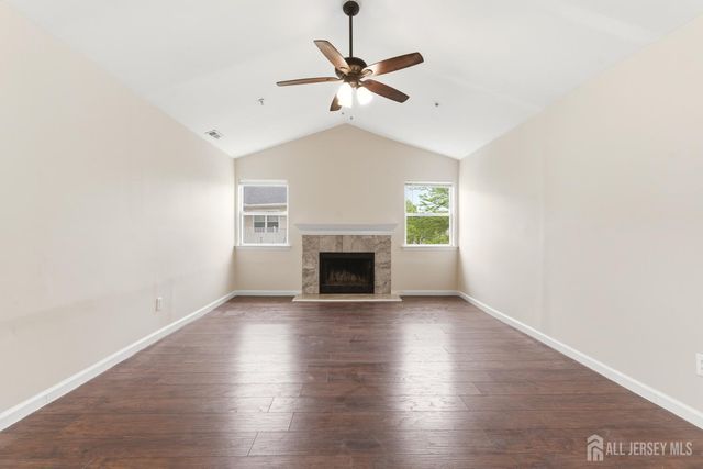 194 Bexley Lane, Piscataway, NJ 08854